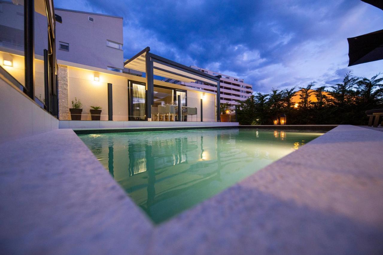 First Apartment Zadar Buitenkant foto