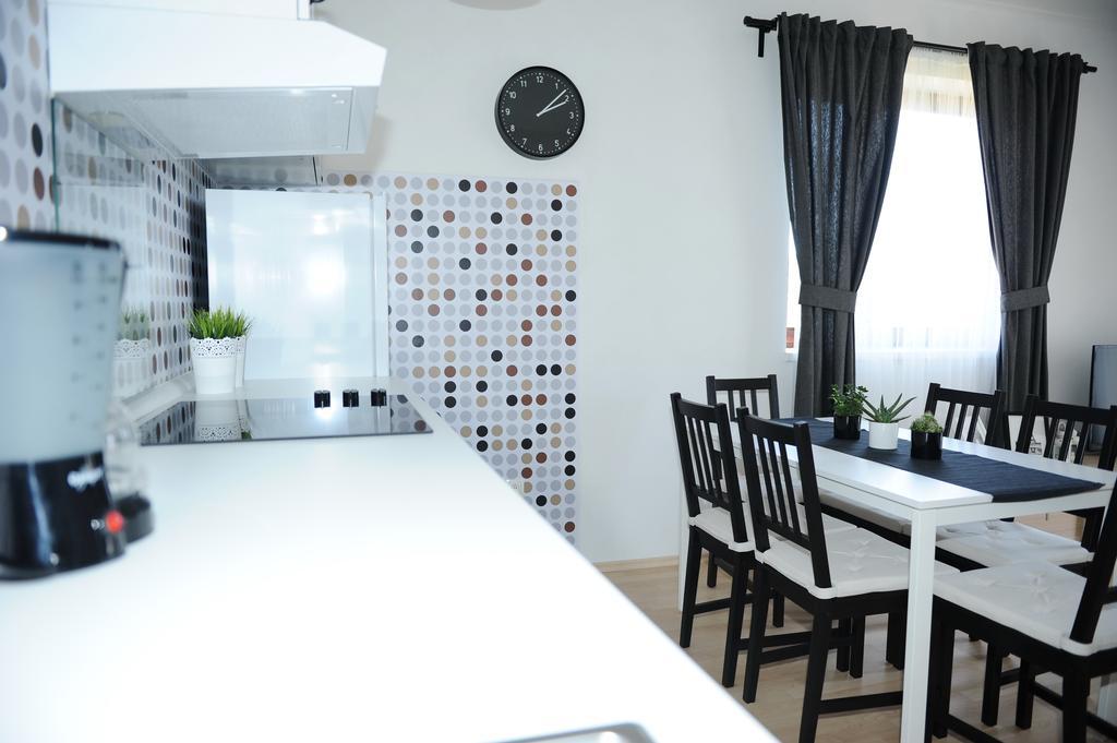 First Apartment Zadar Buitenkant foto