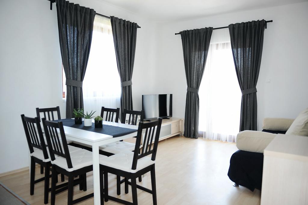 First Apartment Zadar Buitenkant foto