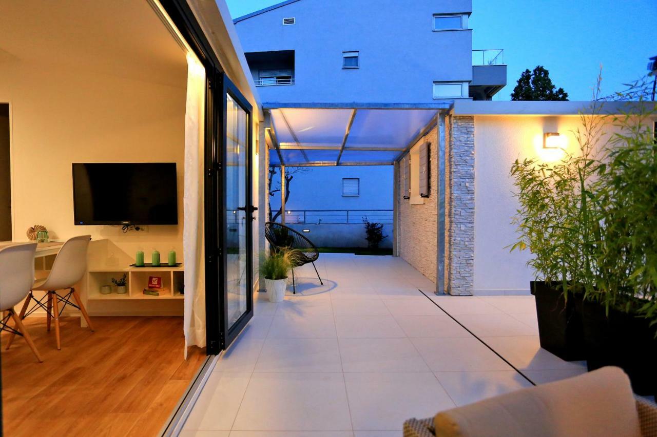 First Apartment Zadar Buitenkant foto