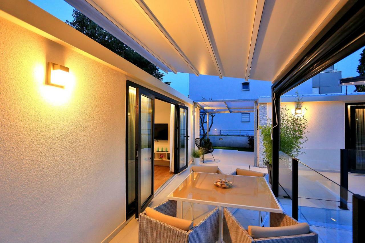First Apartment Zadar Buitenkant foto