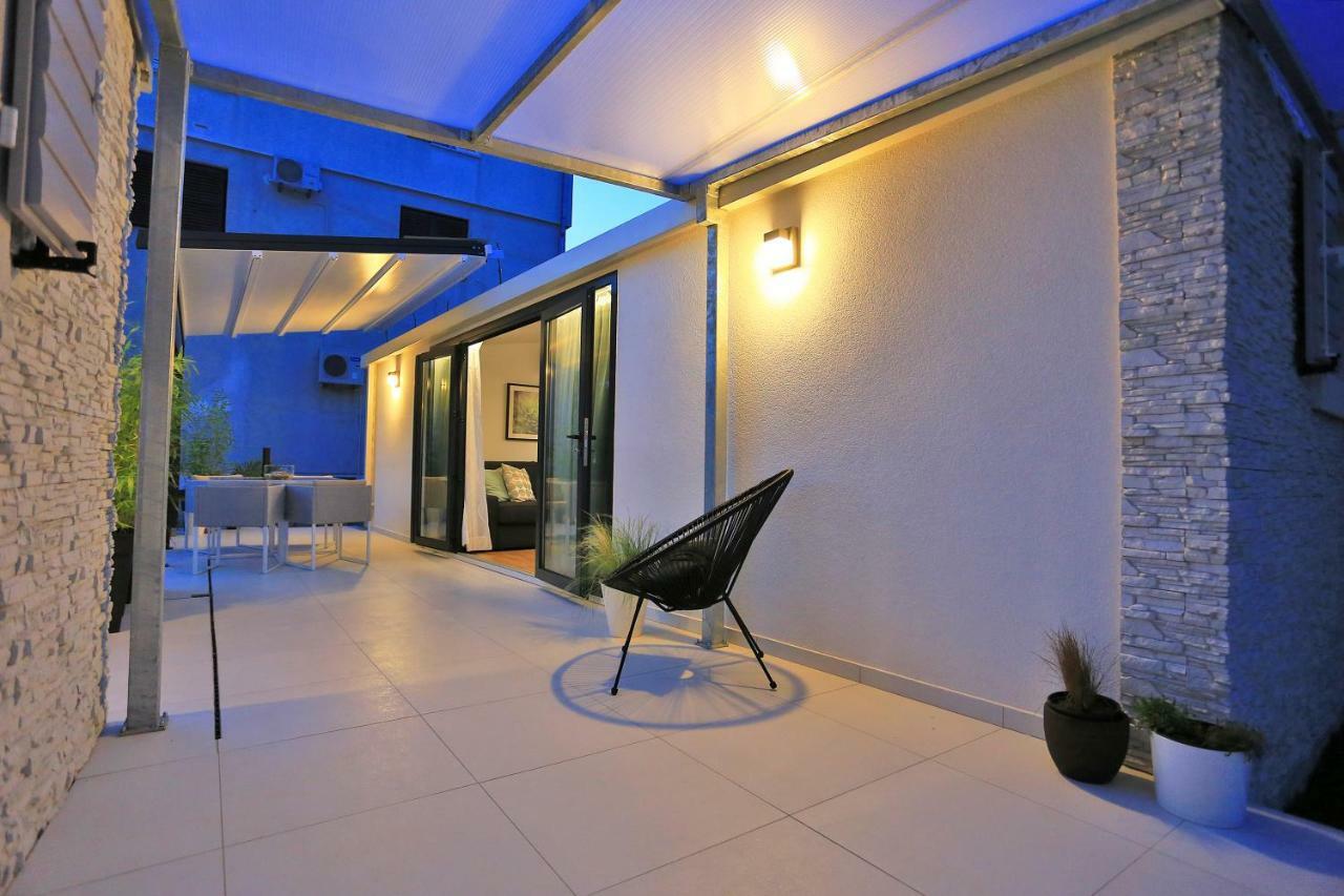 First Apartment Zadar Buitenkant foto