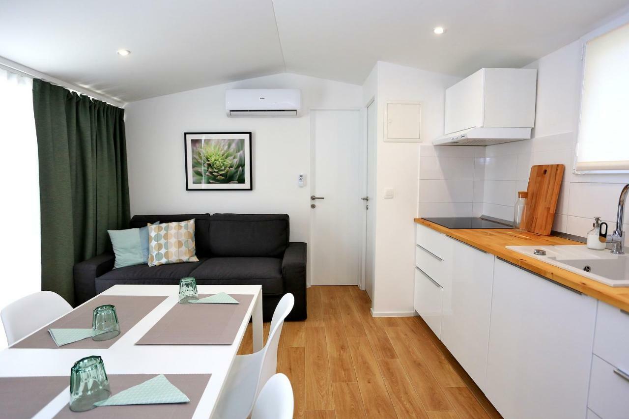 First Apartment Zadar Buitenkant foto