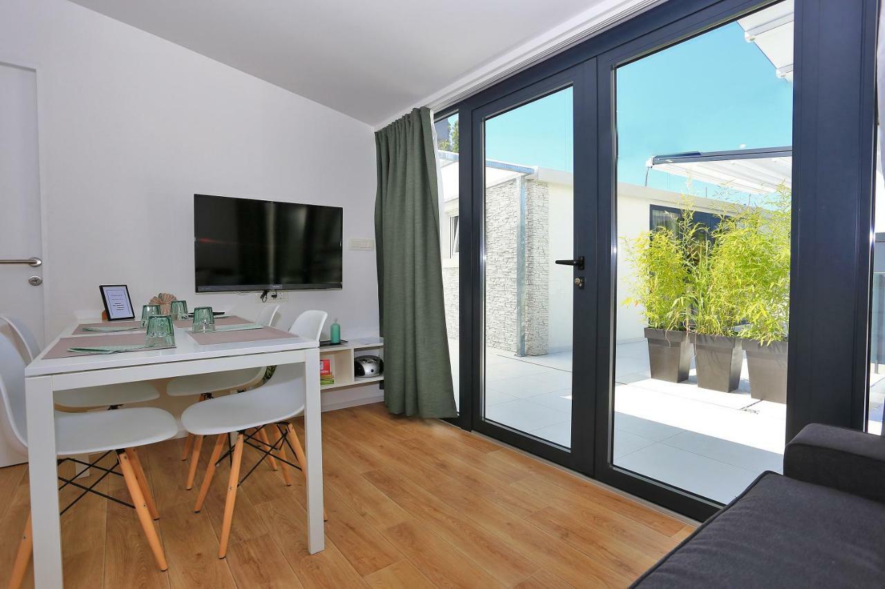 First Apartment Zadar Buitenkant foto